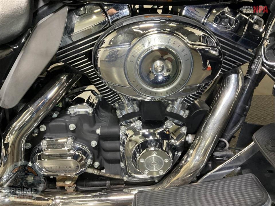 2009 Harley-Davidson FLHTCU ULTRA CLASSIC ELECTRA GLIDE — фото 6
