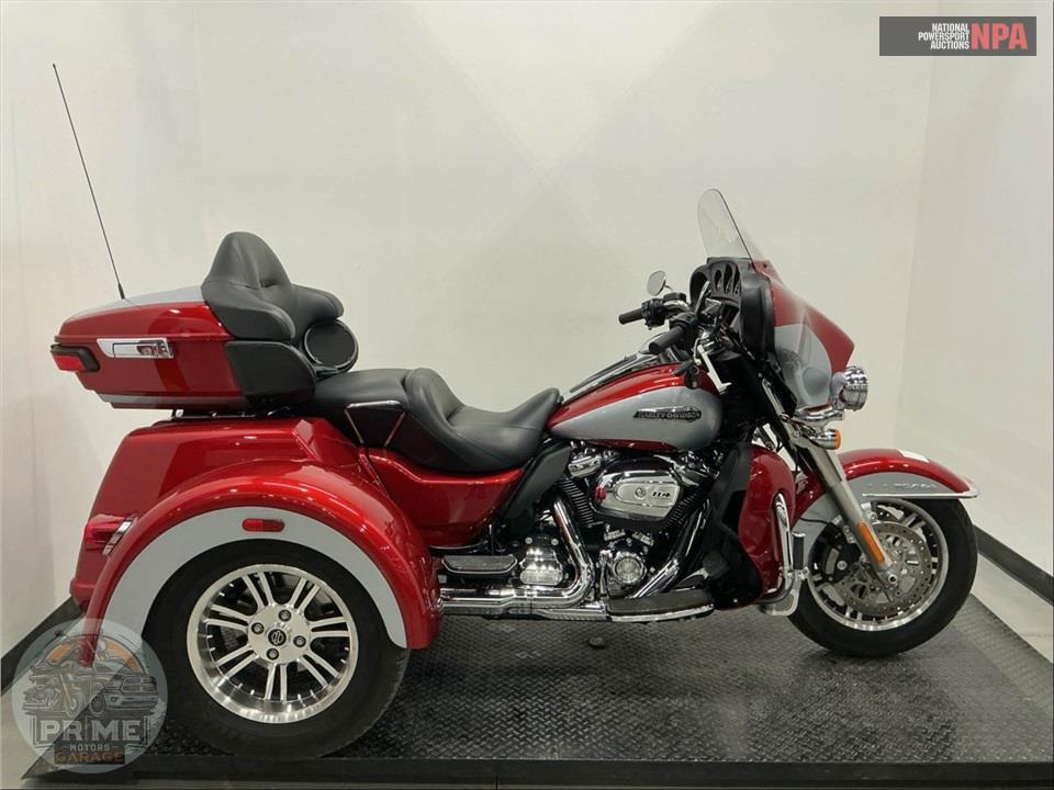2019 Harley-Davidson FLHTCUTG TRI GLIDE ULTRA — фото 1