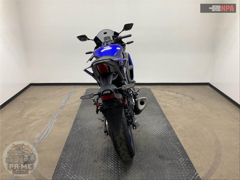 2025 Yamaha YZF-R3 — фото 4