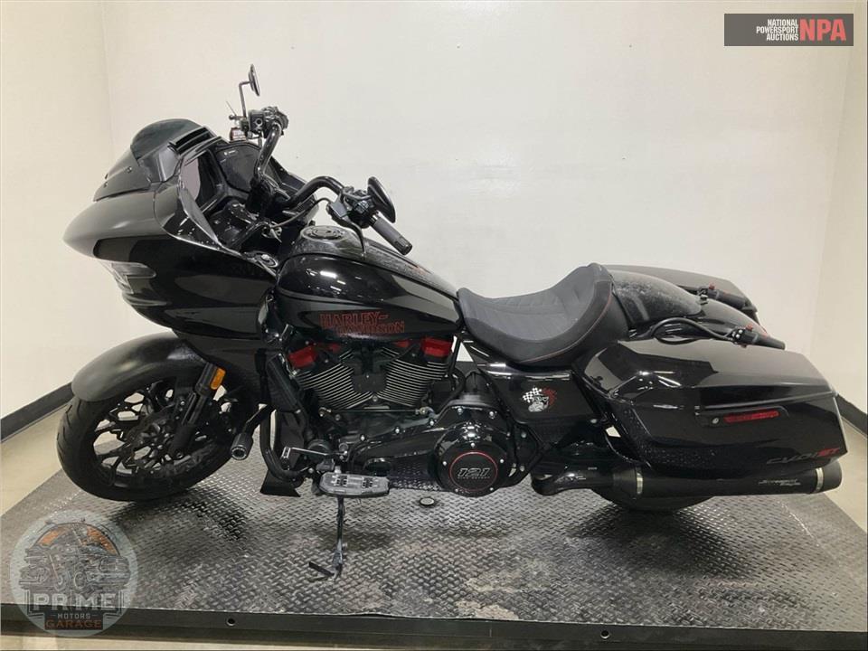 2024 Harley-Davidson FLTRXSTSE CVO ROAD GLIDE ST — фото 3