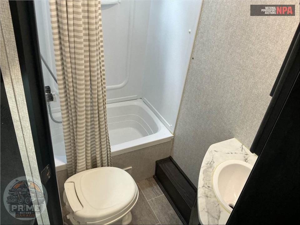 2020 Kodiak By Dutchmen M-227BH - ULTRA LITE SERIES — фото 12