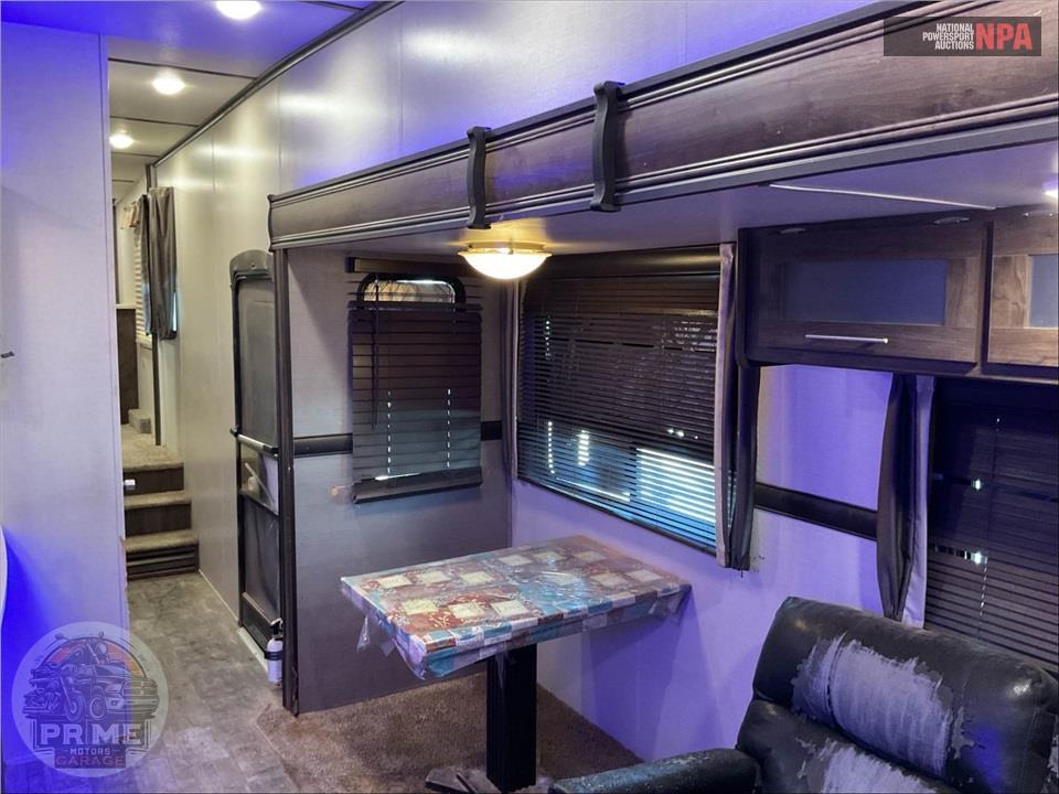 2018 Crossroads Rv M-3751 BH - VOLANTE HP FIFTH WHEEL SERIES — фото 8