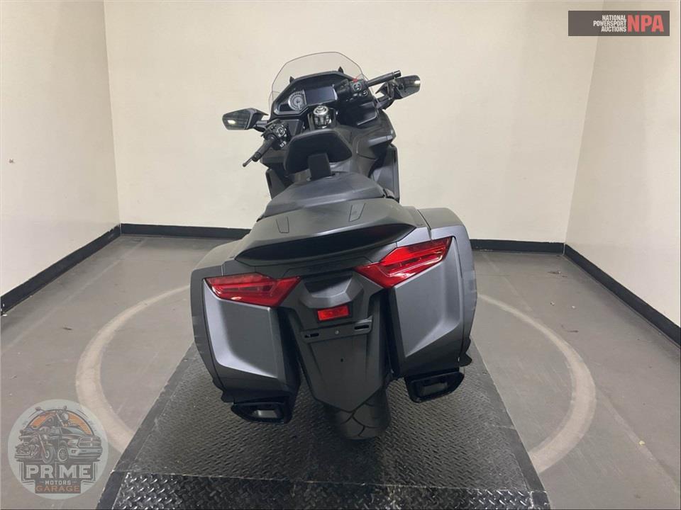 2025 Honda GOLD WING 50TH ANNIVERSARY — фото 4