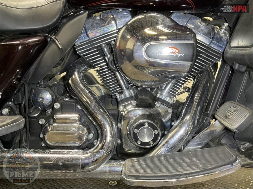 2014 Harley-Davidson FLHTCUTG TRIGLIDE ULTRA CLASSIC — фото 6