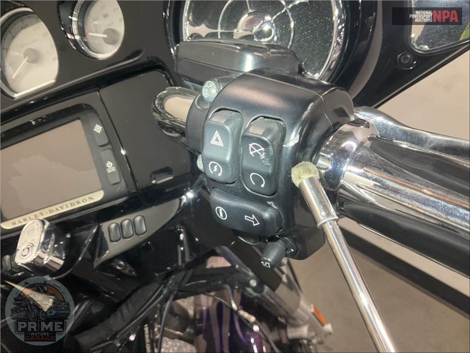 2017 Harley-Davidson FLHXS STREET GLIDE SPECIAL — фото 30