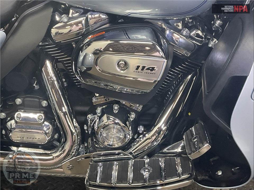 2023 Harley-Davidson FLHTCUTG TRI GLIDE ULTRA CLASSIC — фото 6