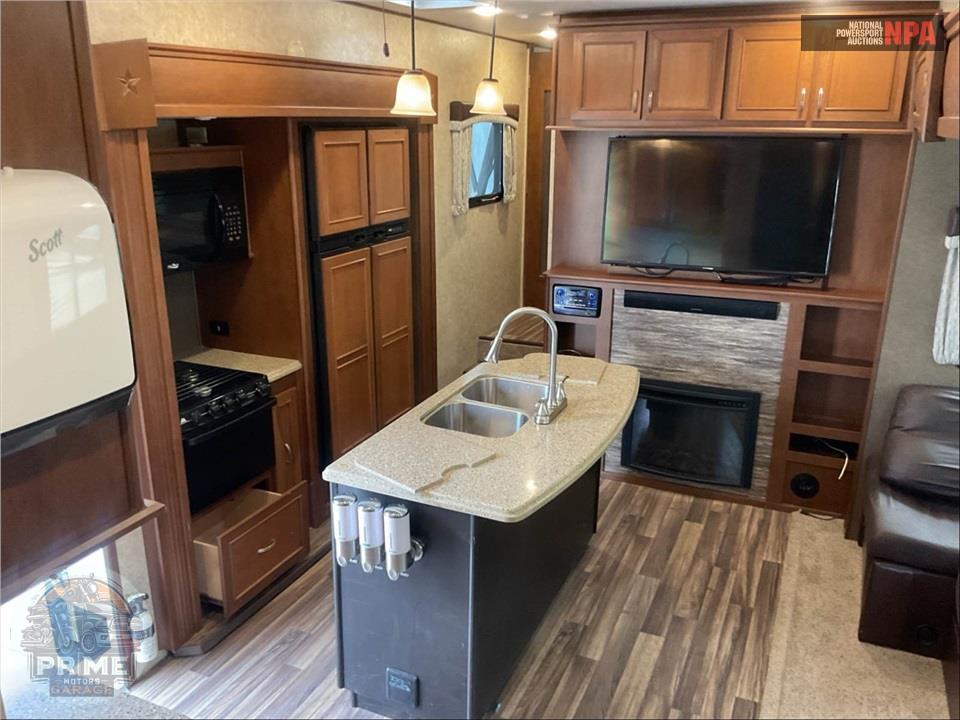 2017 Highland Ridge Rv M-376FBH - ROAMER FIFTH WHEEL SERIES — фото 6