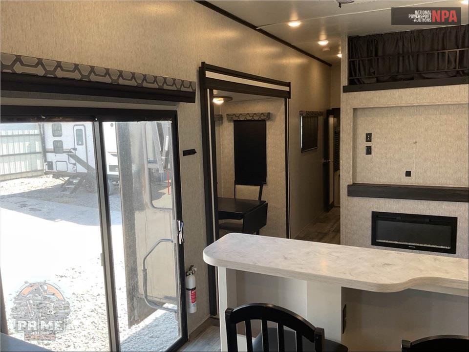 2022 Crossroads Rv M-388 FKL - HAMPTON SERIES — фото 7