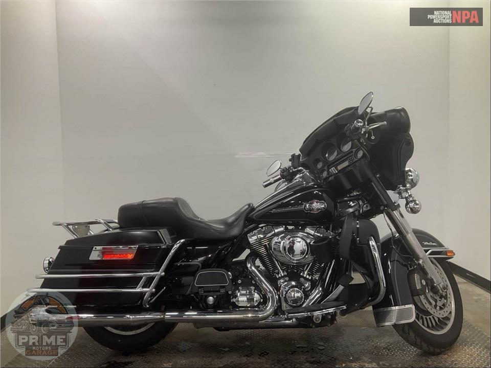 2010 Harley-Davidson FLHTCU ULTRA CLASSIC ELECTRA GLIDE — фото 1