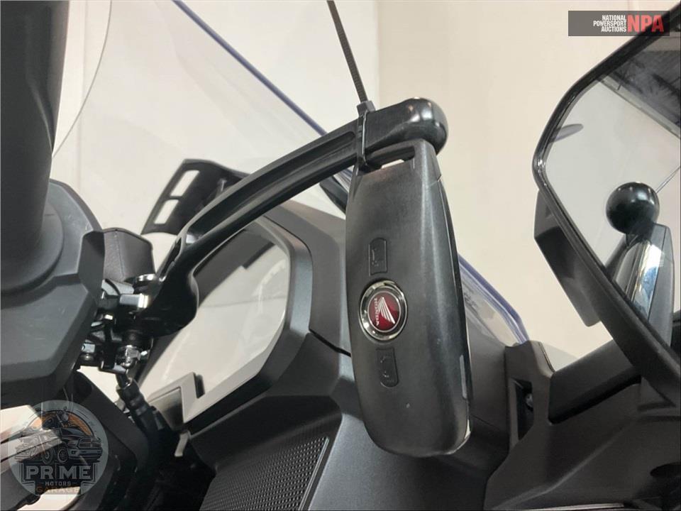 2025 Honda GL1800 GOLD WING TOUR — фото 9