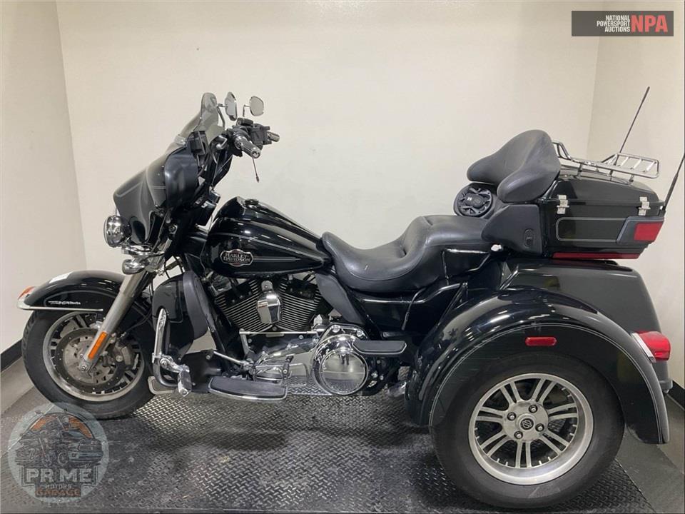 2011 Harley-Davidson FLHTCUTG TRIGLIDE UL CLSC — фото 3