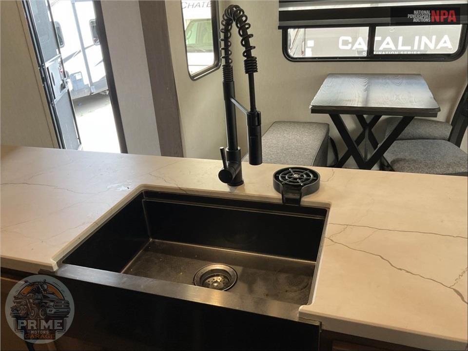 2024 Cherokee By Forest River M-3660SUITE - ARCTIC WOLF FIFTH WHEEL SERIES — фото 16