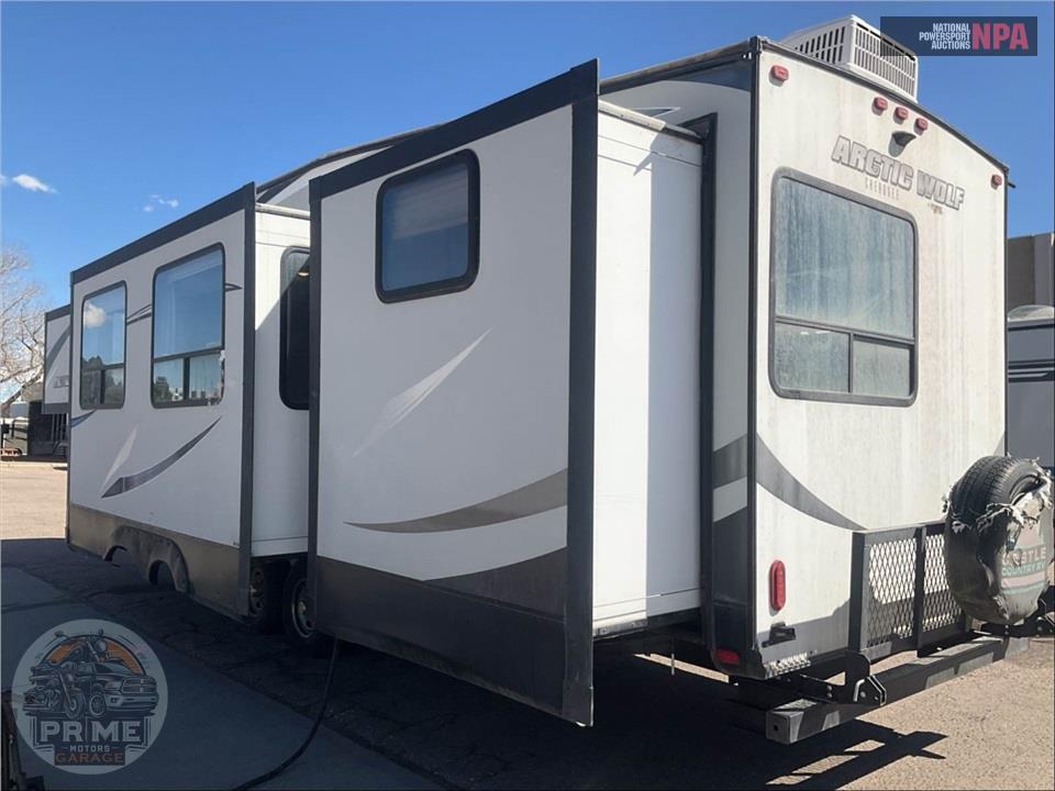 2018 Cherokee By Forest River M-315TBH8 ARCTIC WOLF FIFTH WHEEL SERIES — фото 3