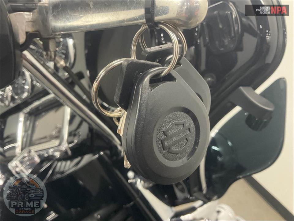 2015 Harley-Davidson FLHTK ELECTRA GLIDE ULTRA LIMITED — фото 10
