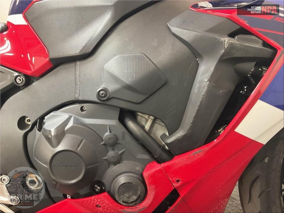 2023 Honda CBR1000RR — фото 6