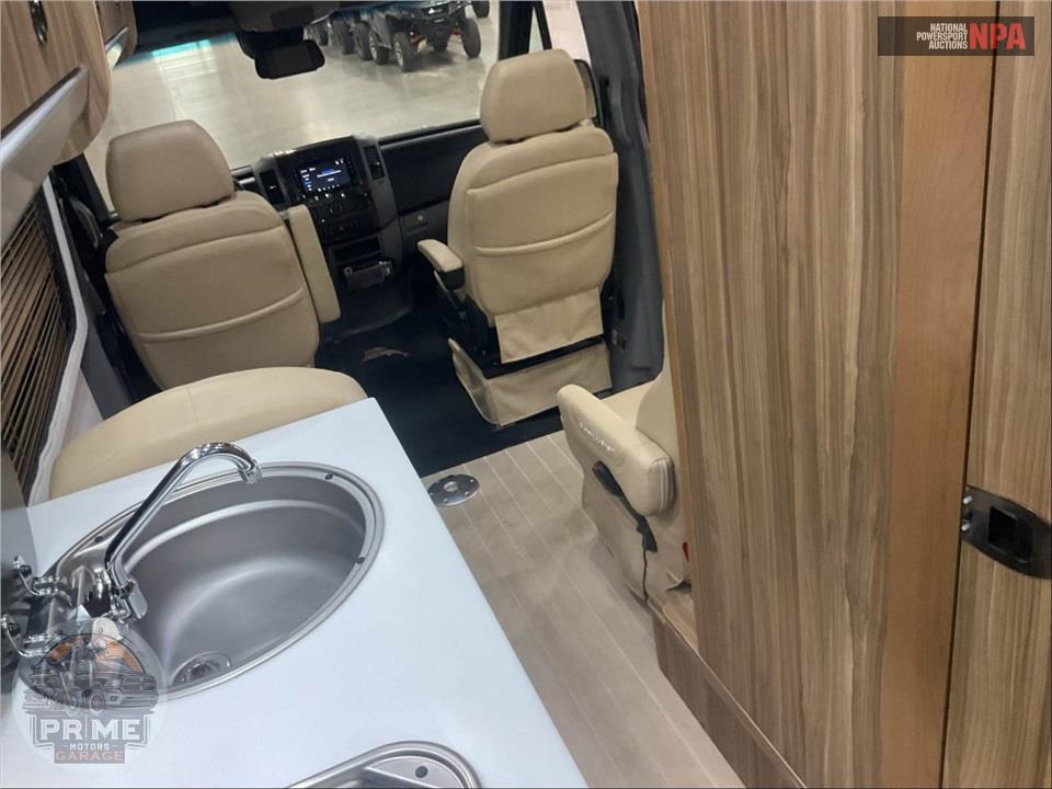 2018 Airstream EXT LOUNGE TOMMY BAHAMA - INTERSTATE SERIES — фото 9