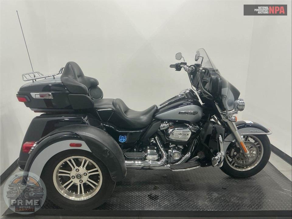 2019 Harley-Davidson FLHTCUTG TRI GLIDE ULTRA — фото 1