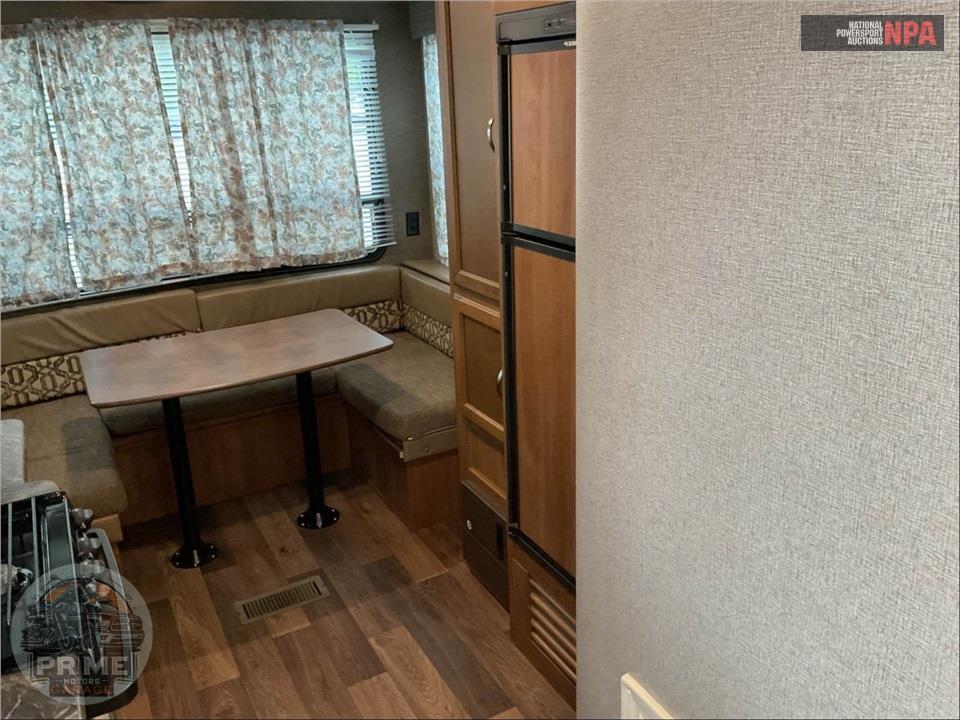 2017 Keystone Rv M-2020 QB - SUMMERLAND SERIES — фото 6