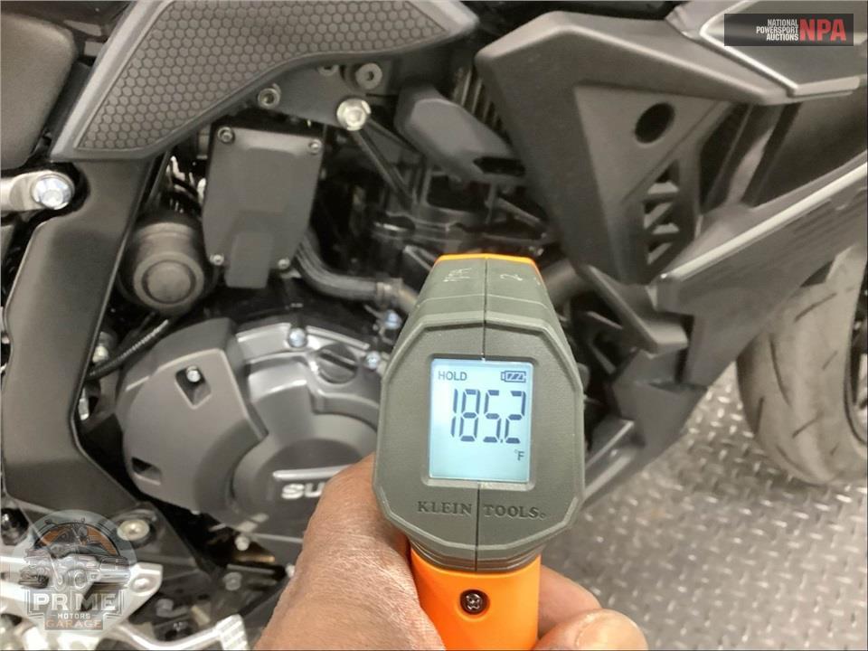 2025 Suzuki GSX800FRQM5 GSX-8R — фото 8