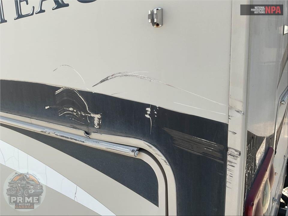 2016 Thor Motor Coach M-28Z E450-V10 - CHATEAU SERIES — фото 56