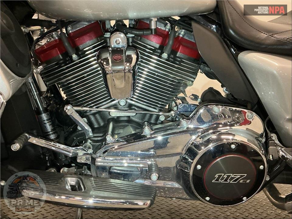 2019 Harley-Davidson FLHXSE CVO STREET GLIDE — фото 7
