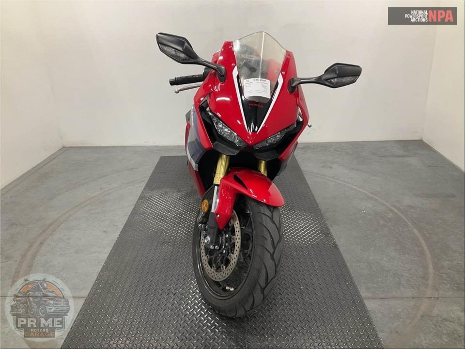 2023 Honda CBR1000RR — фото 2