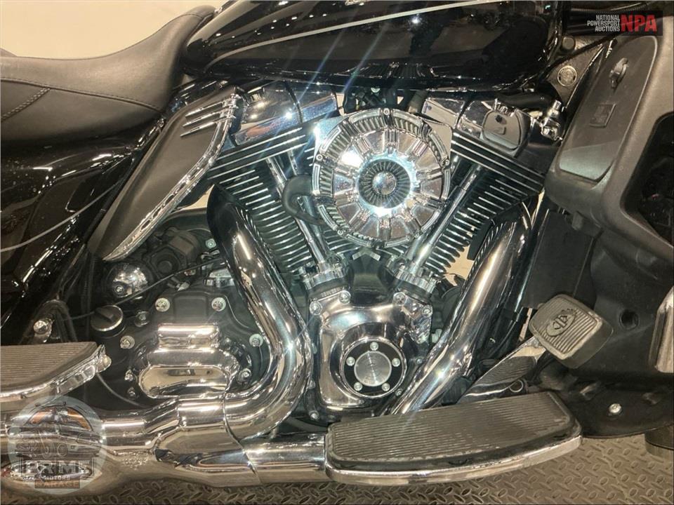 2016 Harley-Davidson FLHTK ELECTRA GLIDE ULTRA LIMITED — фото 6