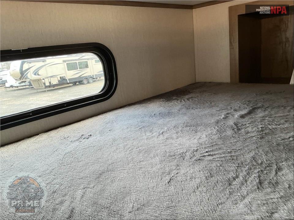 2023 Sabre By Forest River M-38DBQ - FIFTH WHEEL SERIES — фото 13