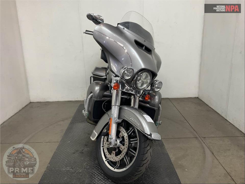 2017 Harley-Davidson FLHTCU ELECTRA GLIDE ULTRA CLASSIC — фото 2