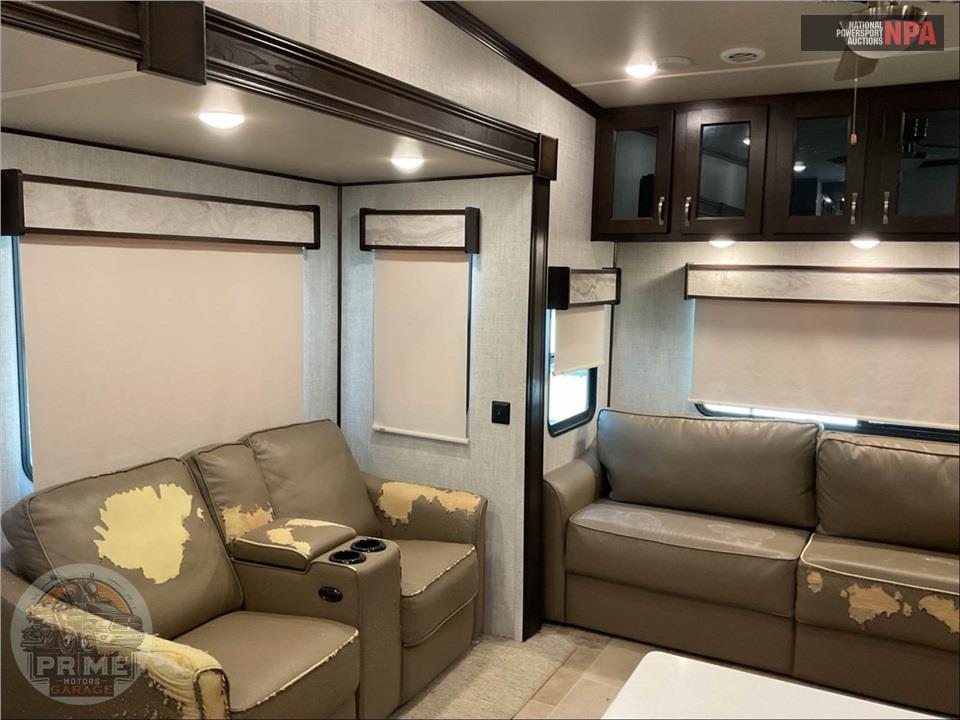 2020 Palomino By Forest River M-382FBC - COLUMBUS C-SERIES FIFTH WHEEL SERIES — фото 9