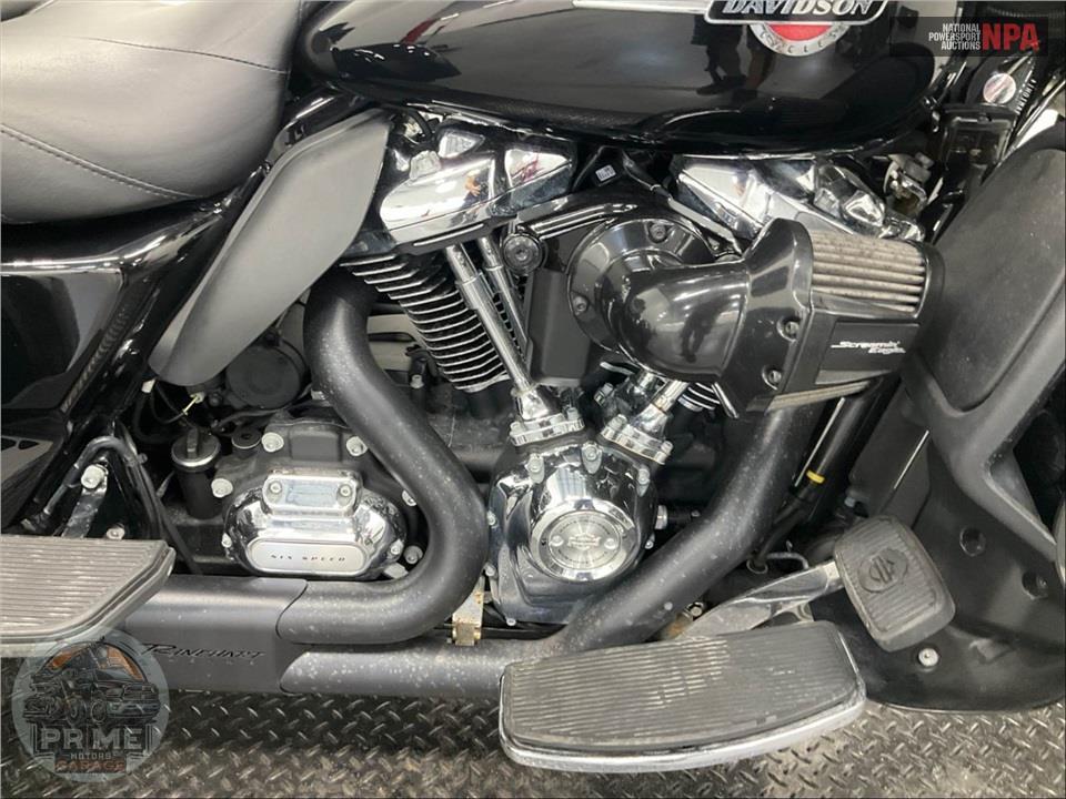 2023 Harley-Davidson FLHTCUTG TRI GLIDE ULTRA CLASSIC — фото 6