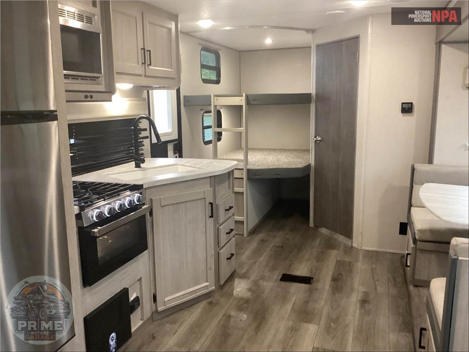 2024 Coachmen By Forest River M-261 BHS - CATALINA SUMMIT SERIES — фото 9