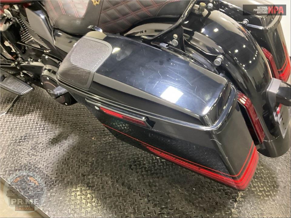2021 Harley-Davidson FLTRXSE CVO ROAD GLIDE — фото 37