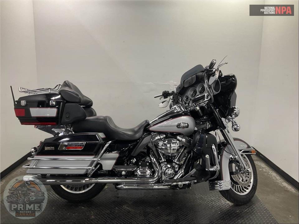 2010 Harley-Davidson FLHTCU ULTRA CLASSIC ELECTRA GLIDE — фото 1