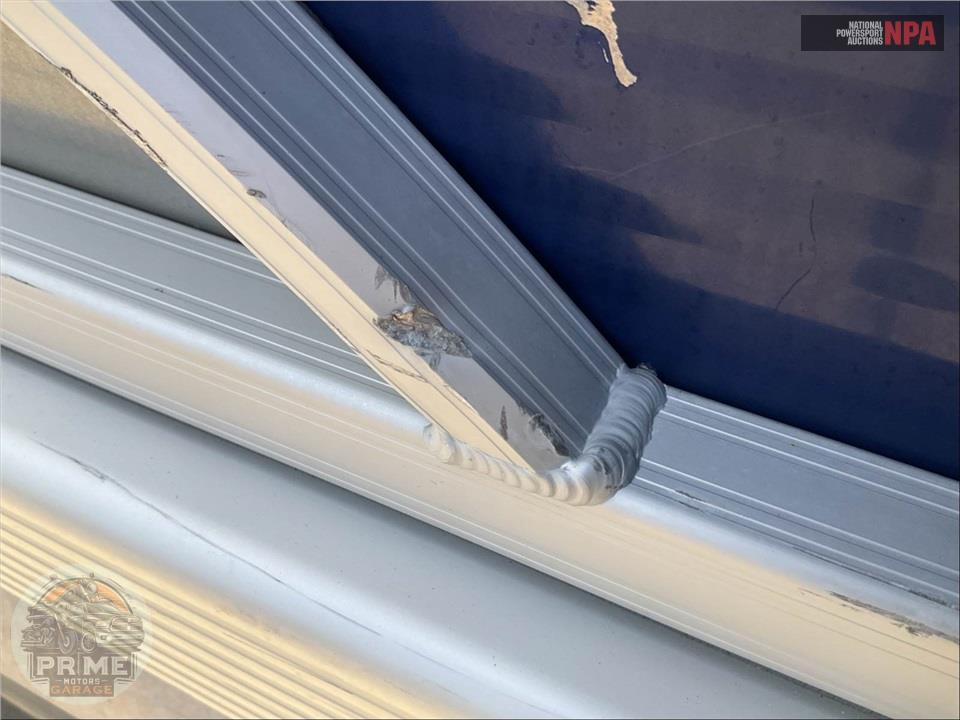 2023 Bennington Pontoons 22 SF(*)S SERIES L=23/E=1-115HP YAMAHA OB — фото 25