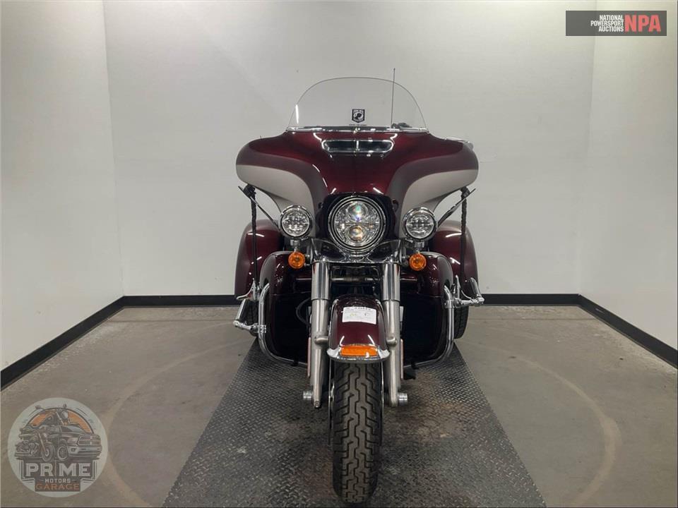2018 Harley-Davidson FLHTCUTG TRI GLIDE ULTRA — фото 2
