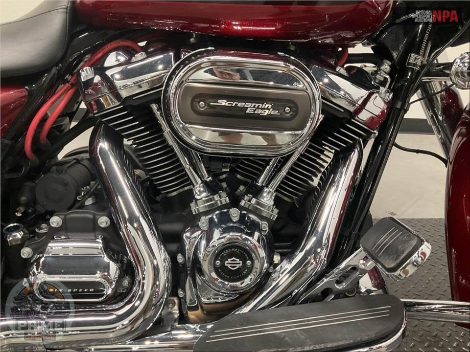 2017 Harley-Davidson FLTRXS ROAD GLIDE SPECIAL — фото 6