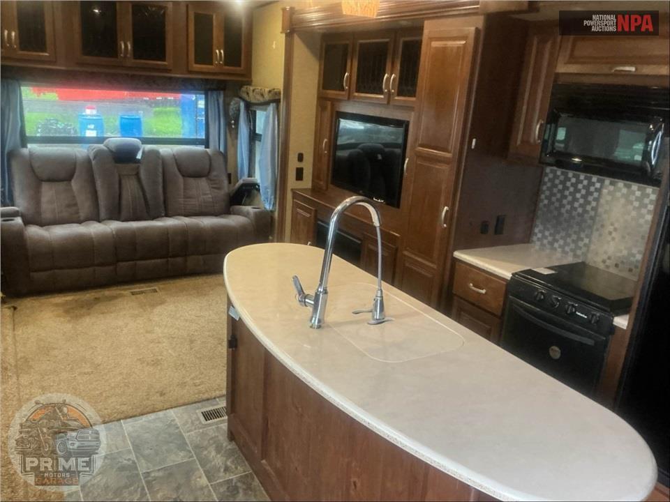 2015 Crossroads Rv FRANKLIN - RUSHMORE FIFTH WHEEL SERIES — фото 7