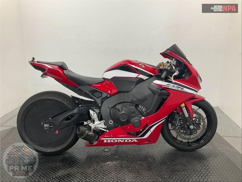 2021 Honda CBR1000RR — фото 1