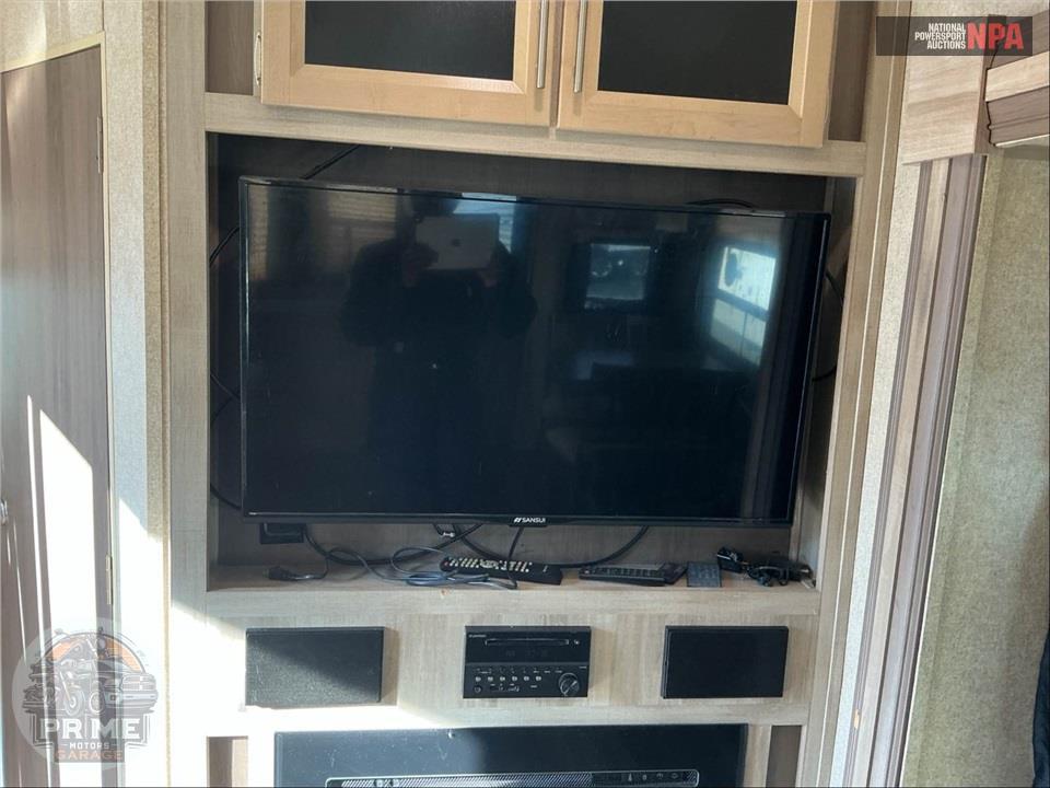 2019 Coachmen By Forest River M-39 FKTS - CATALINA DESTINATION SERIES — фото 22