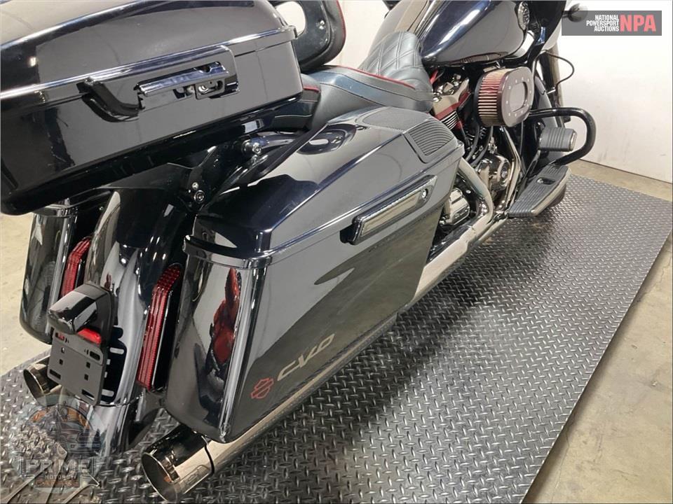 2022 Harley-Davidson FLTRXSE CVO ROAD GLIDE — фото 31
