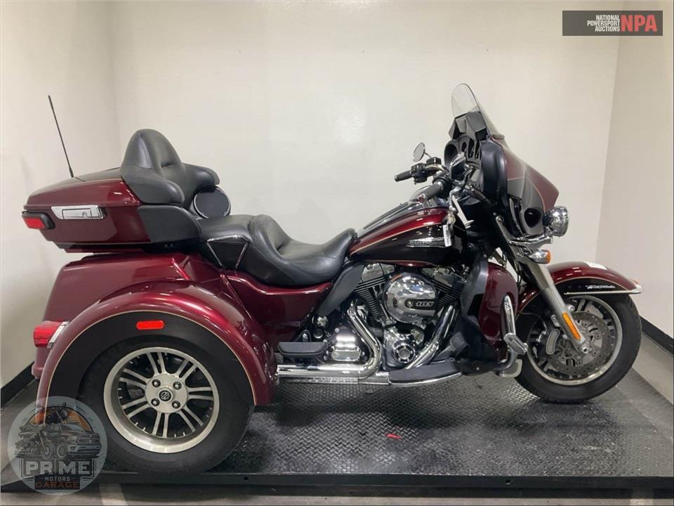 2015 Harley-Davidson FLHTCUTG TRIGLIDE ULTRA CLASSIC — фото 1