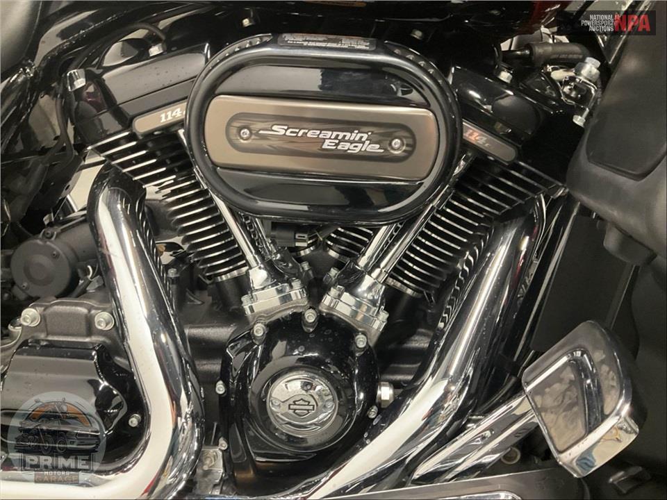 2017 Harley-Davidson FLHXSE CVO STREET GLIDE — фото 7