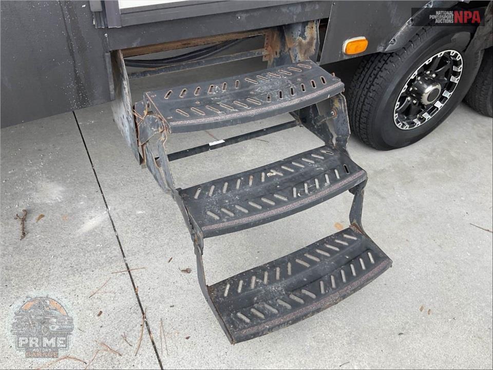 2015 Keystone Rv M-303 - IMPACT TOY HAULER SERIES — фото 5