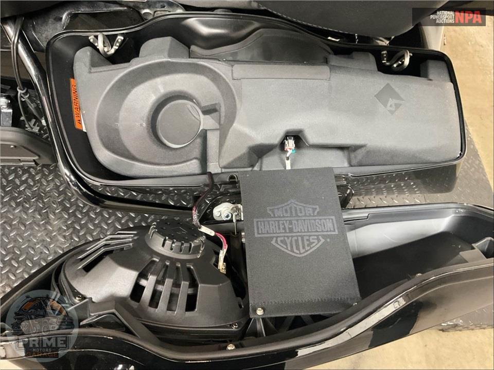 2023 Harley-Davidson FLTRK ROAD GLIDE LIMITED — фото 18