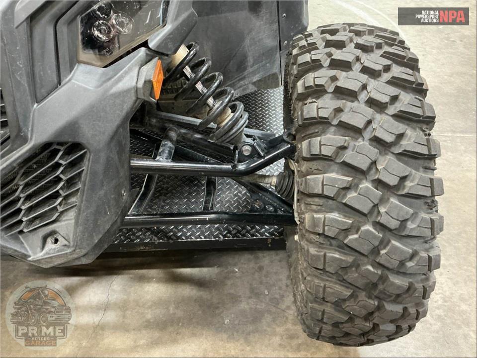 2024 Can-Am MAVERICK X3 MAX DS TURBO (RED AND SILVER) — фото 21