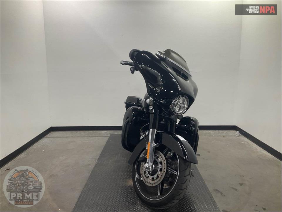 2016 Harley-Davidson FLHXSE CVO STREET GLIDE SPECIAL — фото 2