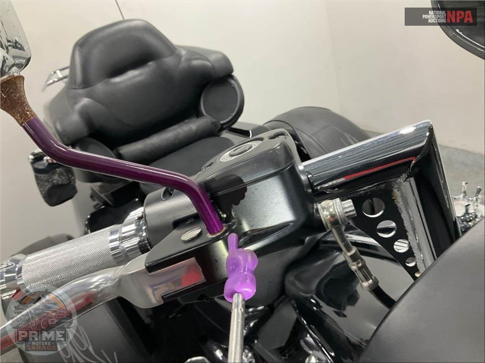 2018 Harley-Davidson FLHTCUTG TRI GLIDE ULTRA — фото 24