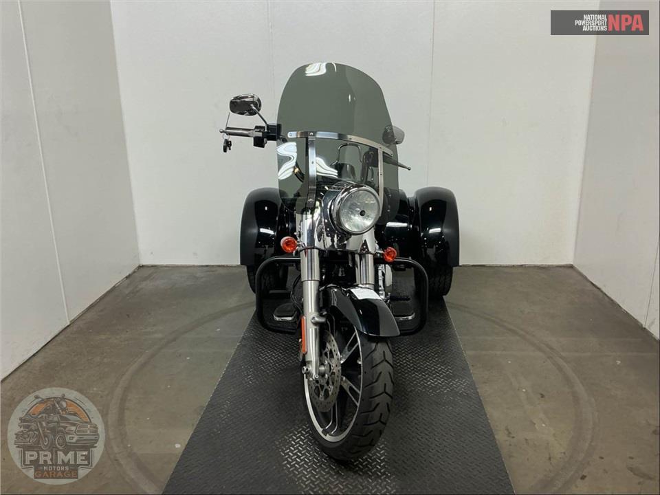 2016 Harley-Davidson FLRT FREEWHEELER — фото 2