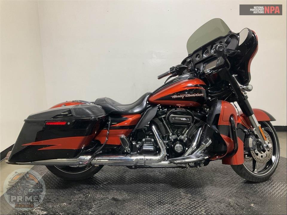2017 Harley-Davidson FLHXSE CVO STREET GLIDE — фото 1